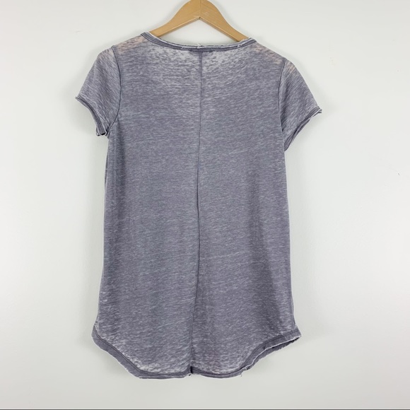 NEW William Rast Cooper Henley Distressed T-Shirt Top Gray Women’s Size Small - Picture 2 of 14